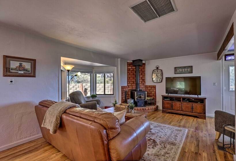 Prescott Cabin W/ Deck & Mtn Views: 4 Mi Downtown!