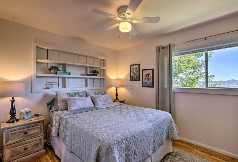 Prescott Cabin W/ Deck & Mtn Views: 4 Mi Downtown!