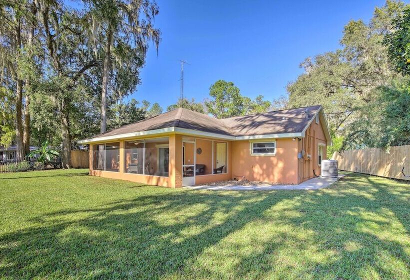 Rainbow River Oasis W/ Kayaks + Furnished Sunroom!