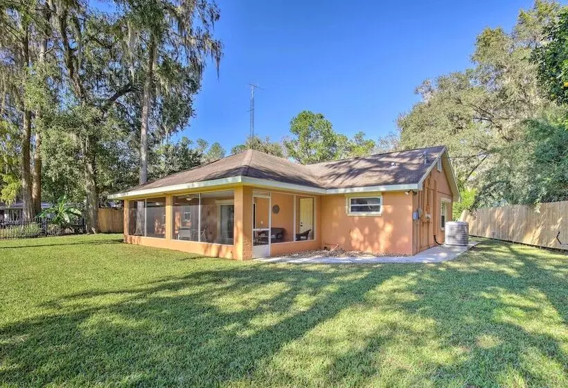 Rainbow River Oasis W/ Kayaks + Furnished Sunroom!