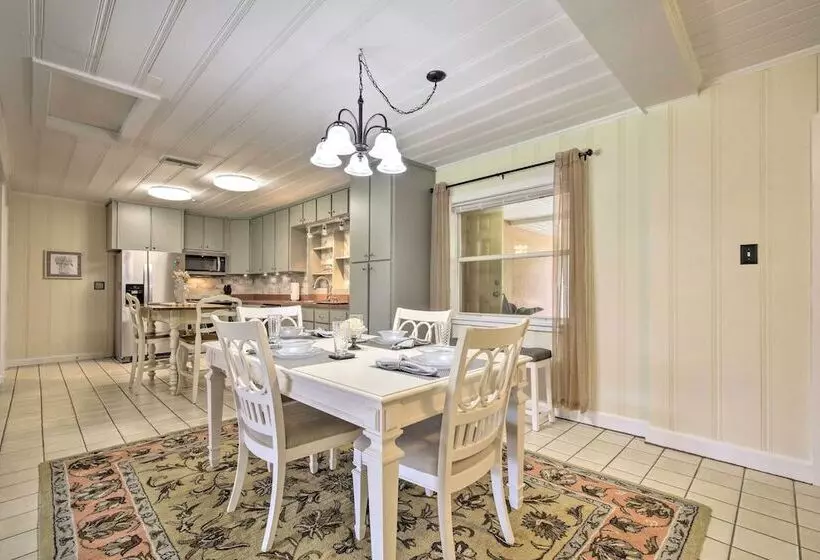 Rainbow River Oasis W/ Kayaks + Furnished Sunroom!