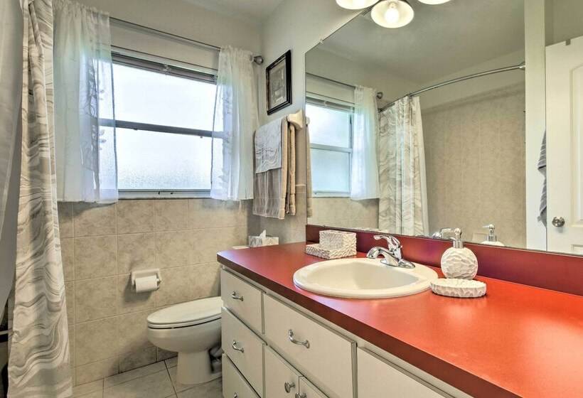 Rainbow River Oasis W/ Kayaks + Furnished Sunroom!