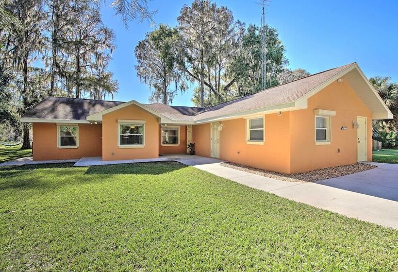 Rainbow River Oasis W/ Kayaks + Furnished Sunroom!