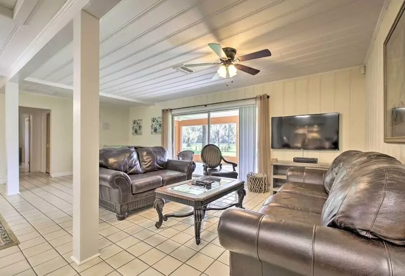 Rainbow River Oasis W/ Kayaks + Furnished Sunroom!