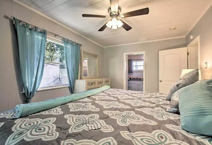 Rainbow River Oasis W/ Kayaks + Furnished Sunroom!