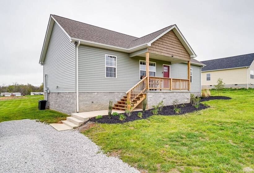 Near State Parks & Dtwn: Quaint Sparta Home!