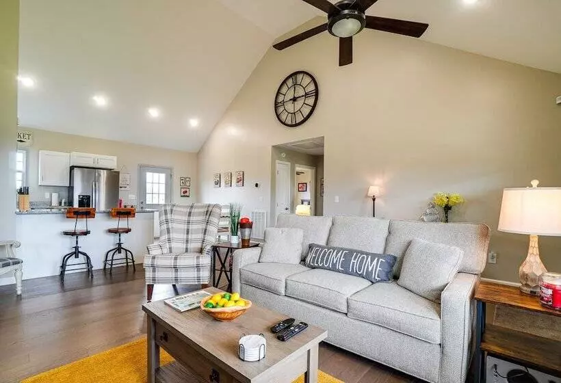 Near State Parks & Dtwn: Quaint Sparta Home!