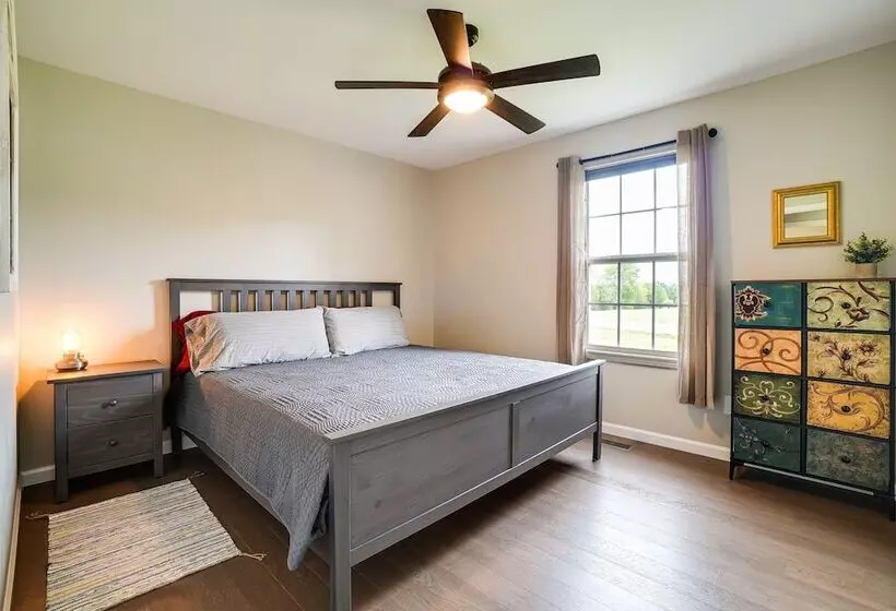 Near State Parks & Dtwn: Quaint Sparta Home!