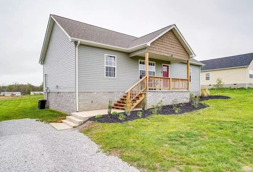 Near State Parks & Dtwn: Quaint Sparta Home!