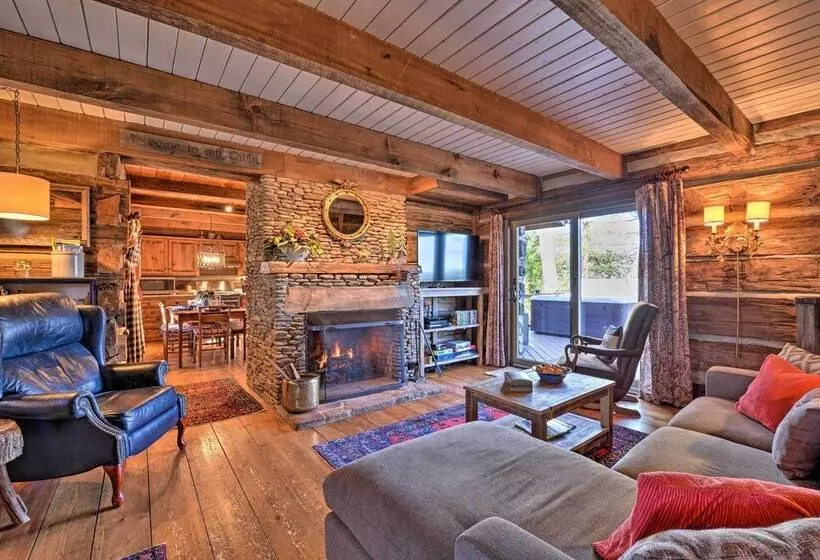 Cabin Near Boone W/ Hot Tub & Mountain Views