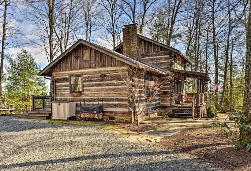 Cabin Near Boone W/ Hot Tub & Mountain Views