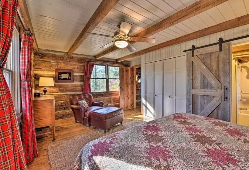 Cabin Near Boone W/ Hot Tub & Mountain Views