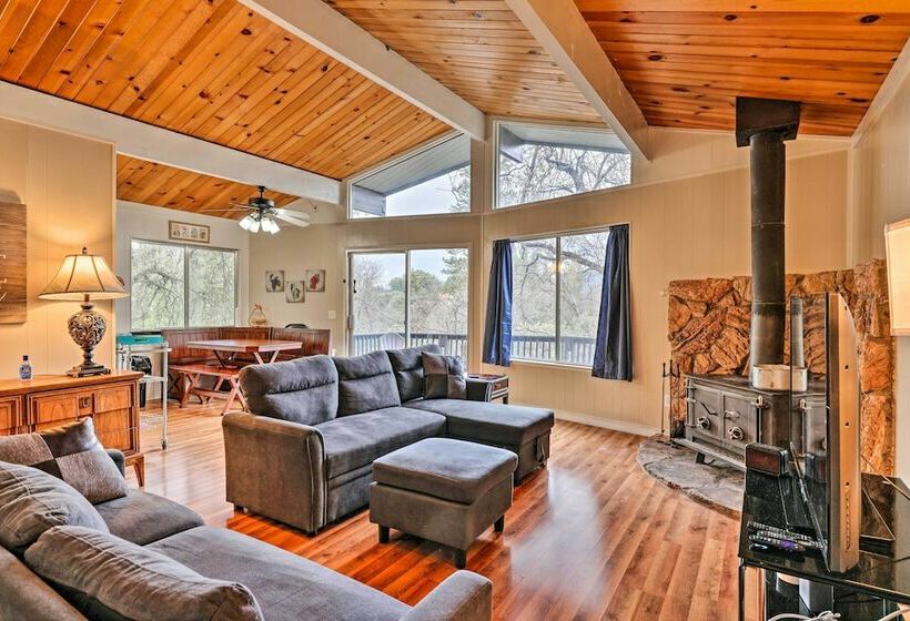 Sonora Cabin W/ Deck + Private Yard!