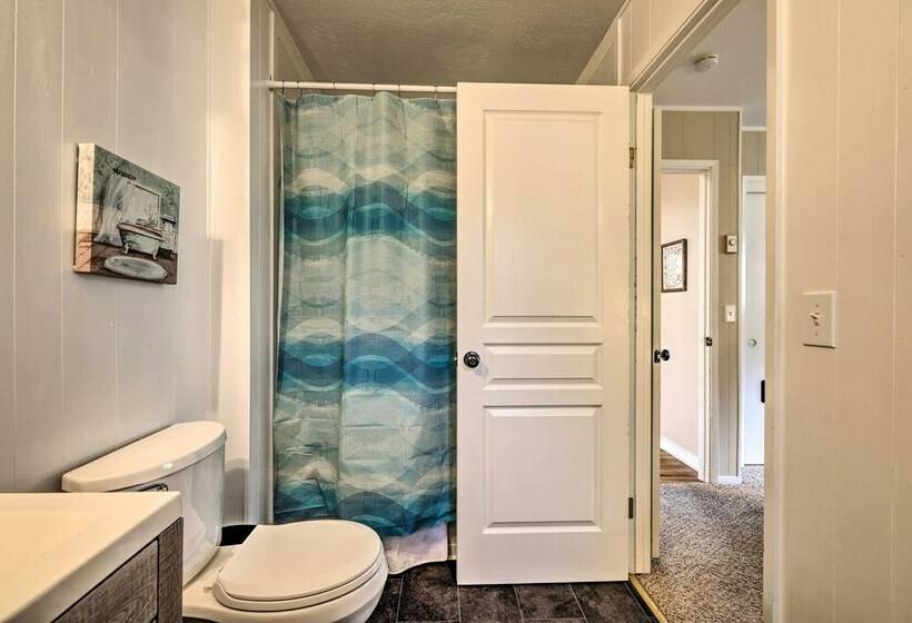 Sonora Cabin W/ Deck + Private Yard!