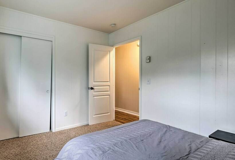 Sonora Cabin W/ Deck + Private Yard!