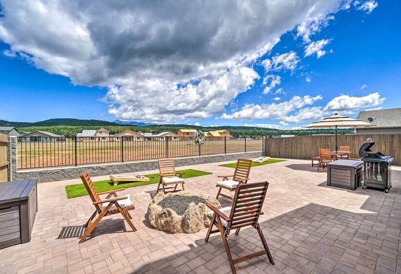 Spacious Bellemont Cabin W/ Jacuzzi + Mtn View!