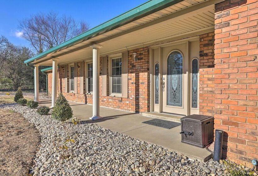 Spacious Liberty Township Home W/ Large Yard!