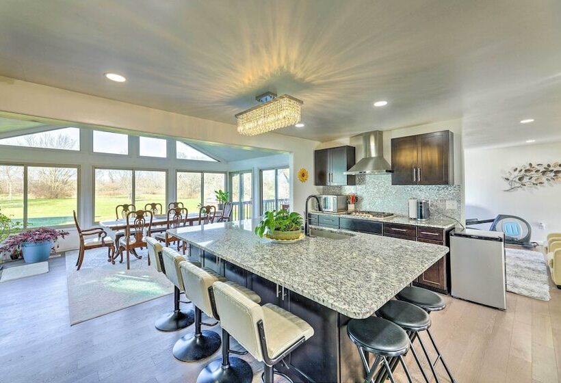 Spacious Liberty Township Home W/ Large Yard!