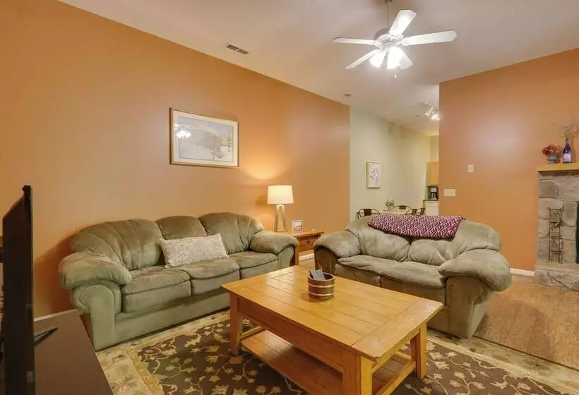 Spacious Mcgaheysville Home: Hot Tub & Pool Table!