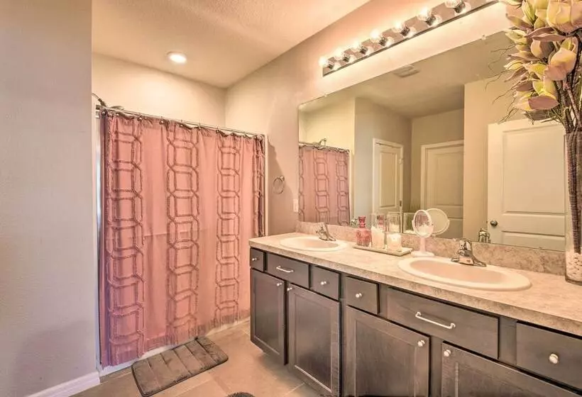 Sun City Center Home: 20 Mi To Downtown Tampa