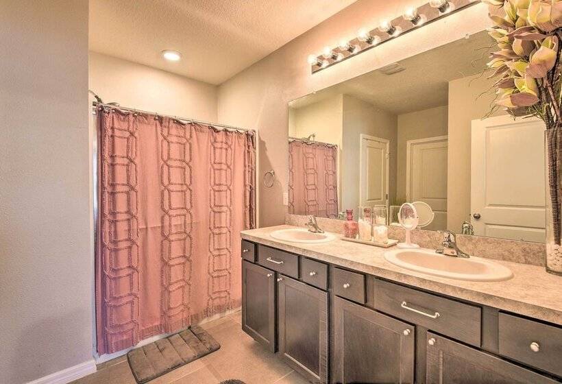 Sun City Center Home: 20 Mi To Downtown Tampa