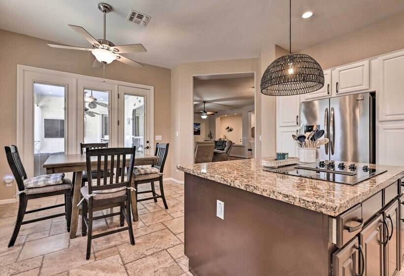 Sun Drenched Home W/ Private Pool In Goodyear