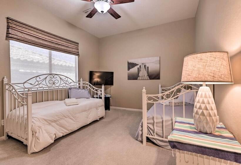 Sun Drenched Home W/ Private Pool In Goodyear