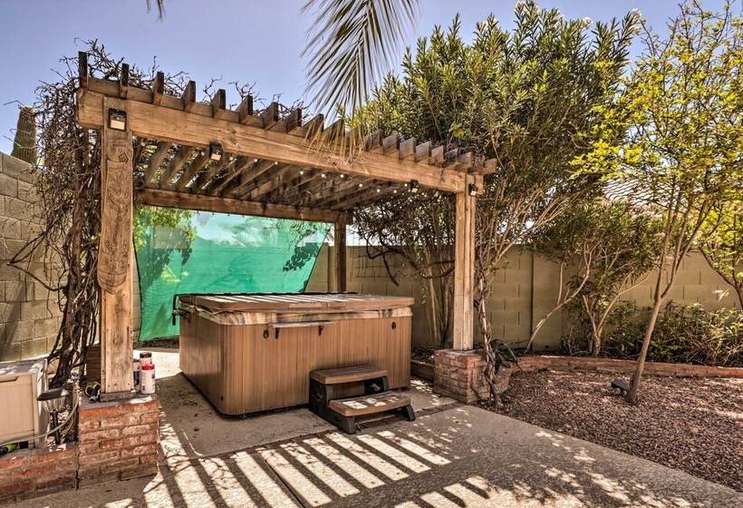 Sun Drenched Home W/ Private Pool In Goodyear