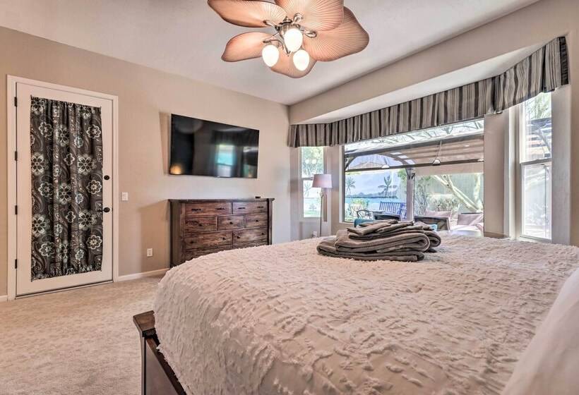 Sun Drenched Home W/ Private Pool In Goodyear