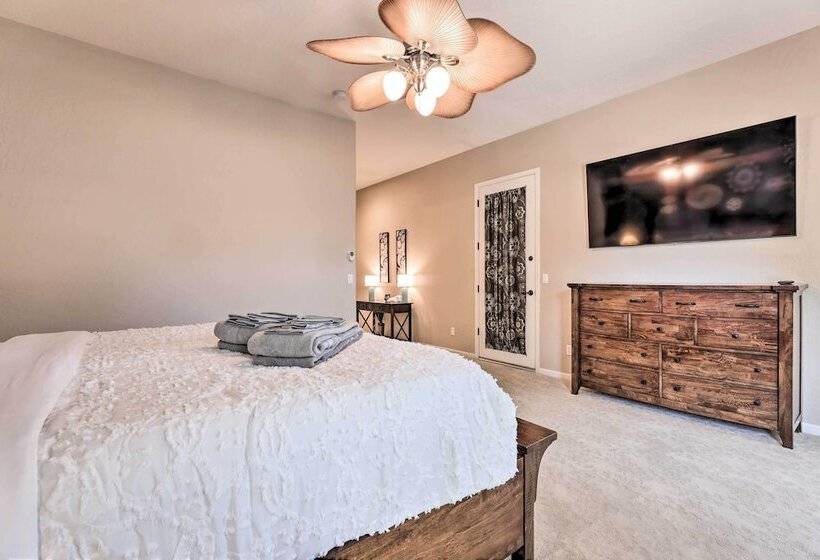 Sun Drenched Home W/ Private Pool In Goodyear