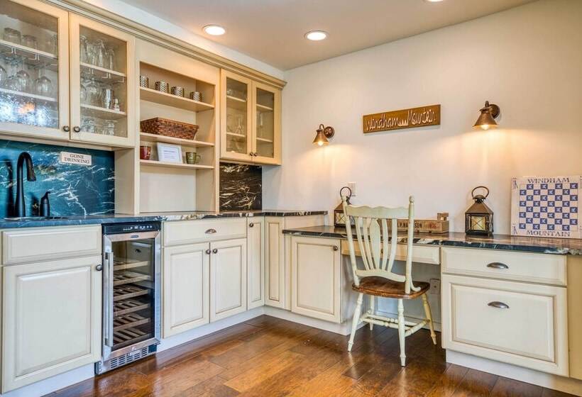 The Mountain House: Windham Retreat W/ Hot Tub!