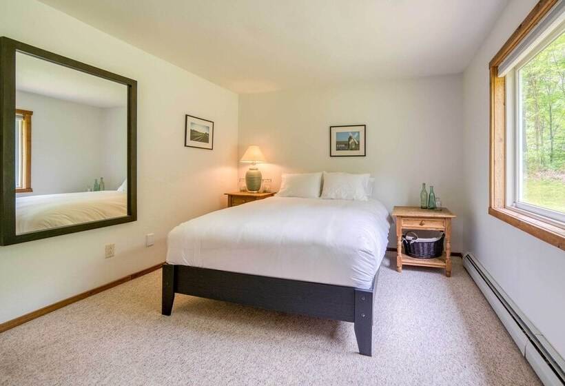 The Mountain House: Windham Retreat W/ Hot Tub!