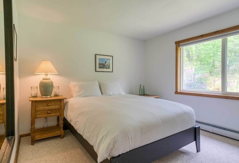 The Mountain House: Windham Retreat W/ Hot Tub!