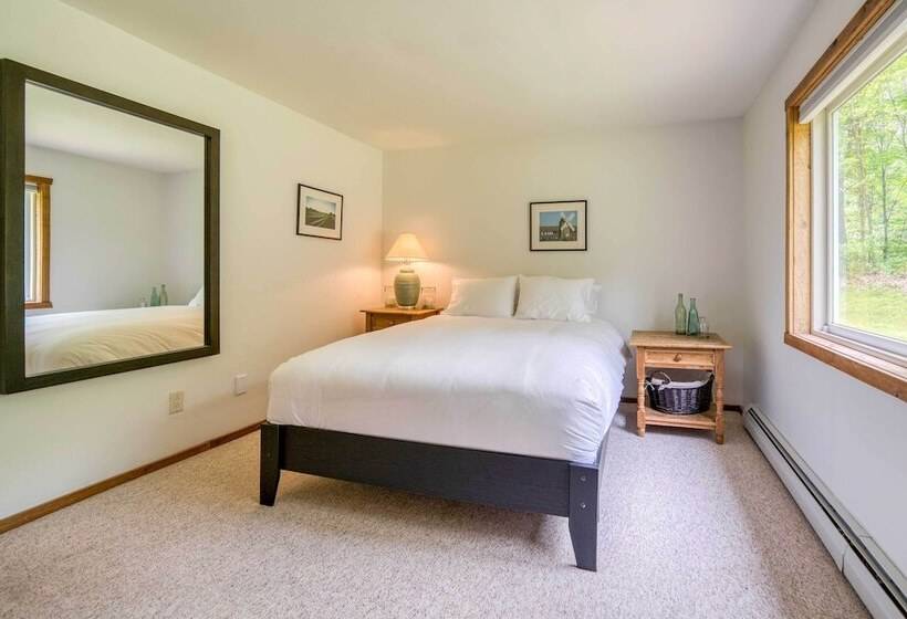 The Mountain House: Windham Retreat W/ Hot Tub!