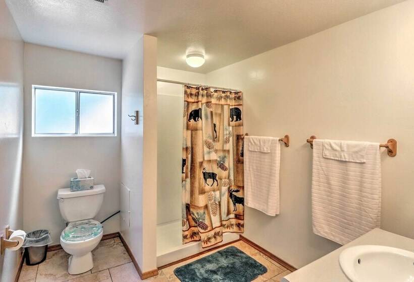 A Frame Pinetop Cabin < 6 Mi To Rainbow Lake!