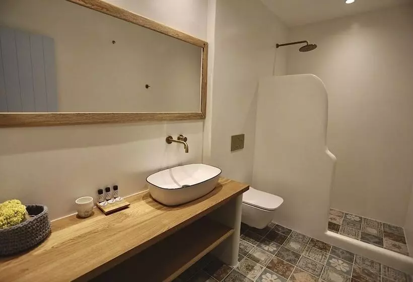 Alsea Seafront Apartments