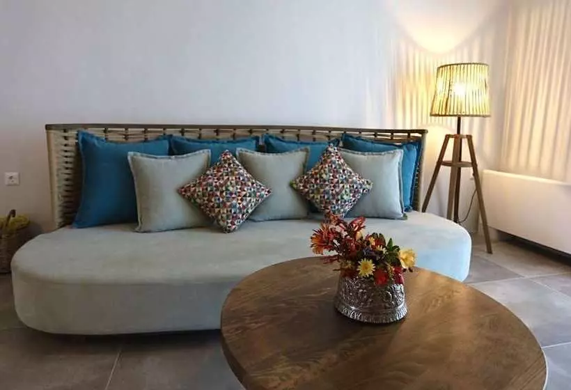 Alsea Seafront Apartments