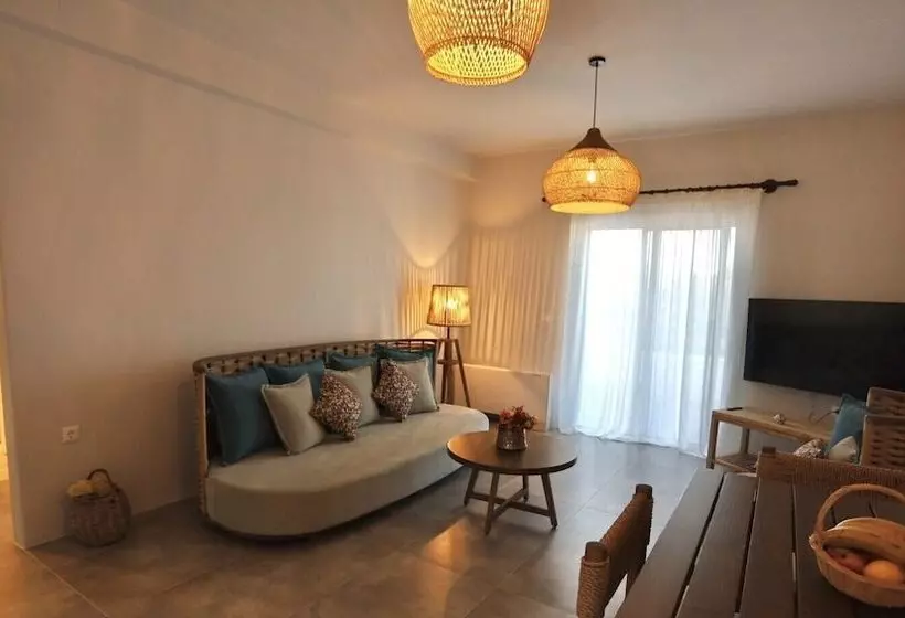 Alsea Seafront Apartments