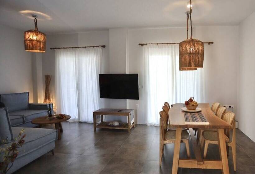 Alsea Seafront Apartments