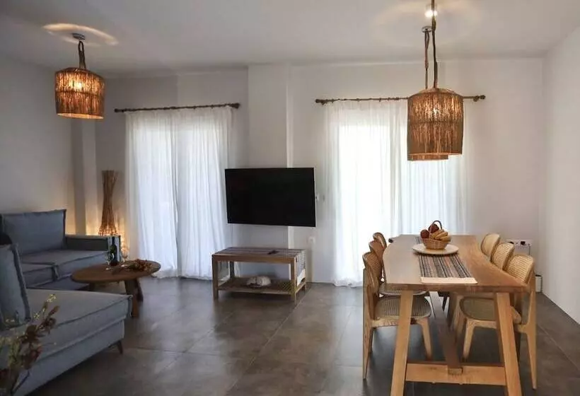 Alsea Seafront Apartments