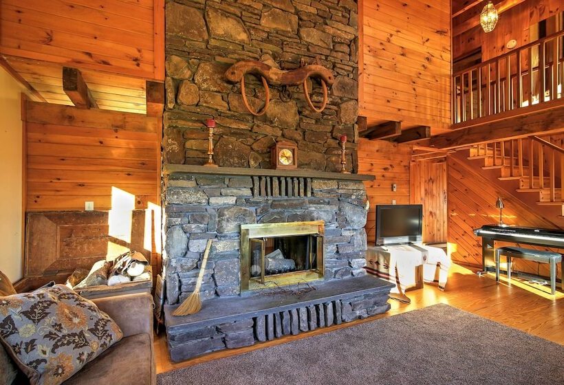 Bearpen Lodge On 125 Acres Near Belleayre Mtn!