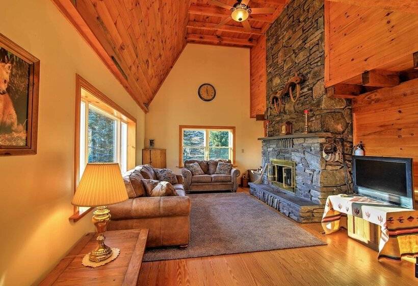 Bearpen Lodge On 125 Acres Near Belleayre Mtn!