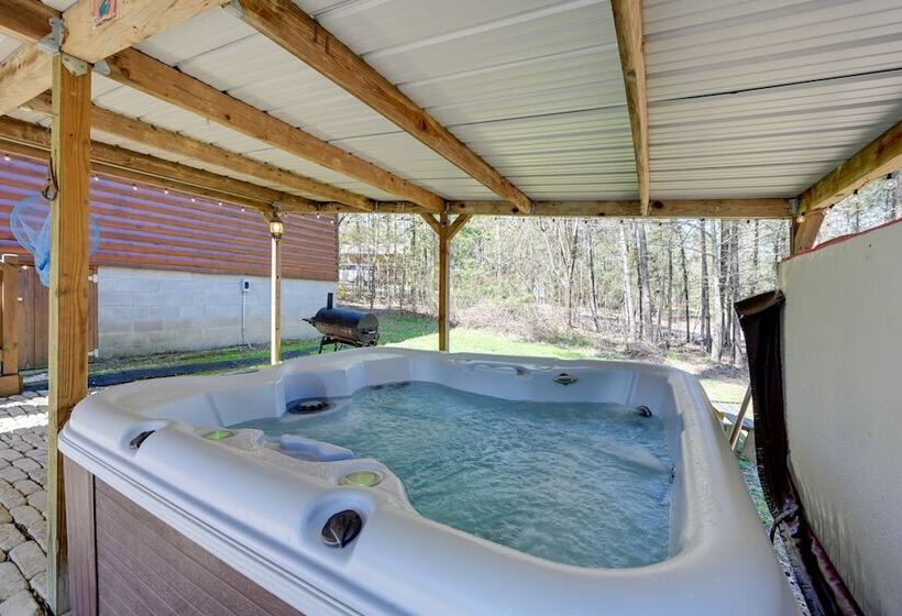 Broken Bow Cabin W/ Hot Tub & Fire Pit, Near Lake!