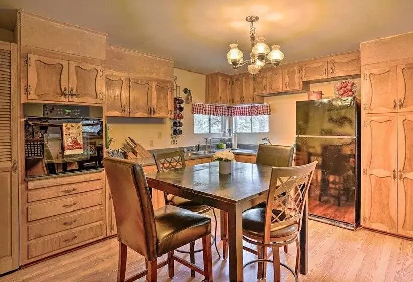 Peaceful Cabin W/ Deck & Grill: 1 Mi To Crown King