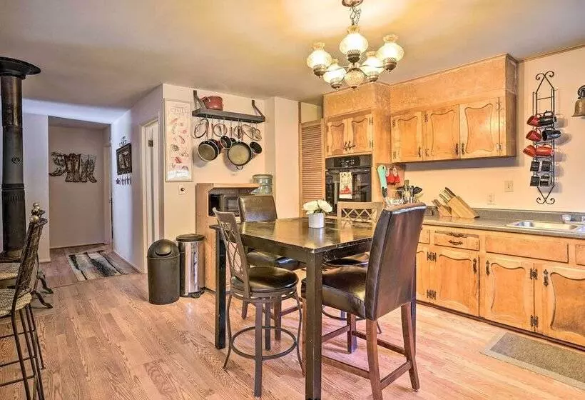 Peaceful Cabin W/ Deck & Grill: 1 Mi To Crown King