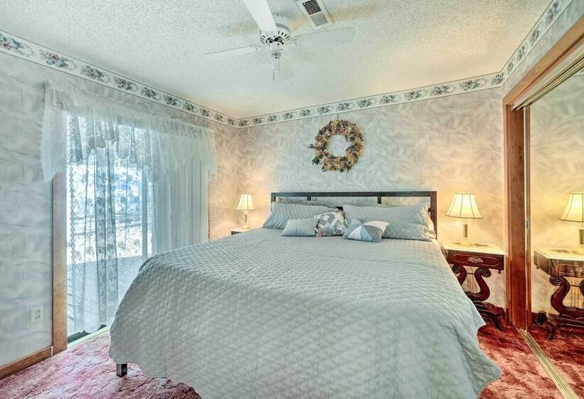 Caldwell Country Home On Quiet Acreage