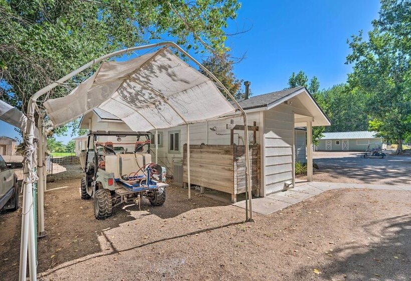 Caldwell Country Home On Quiet Acreage