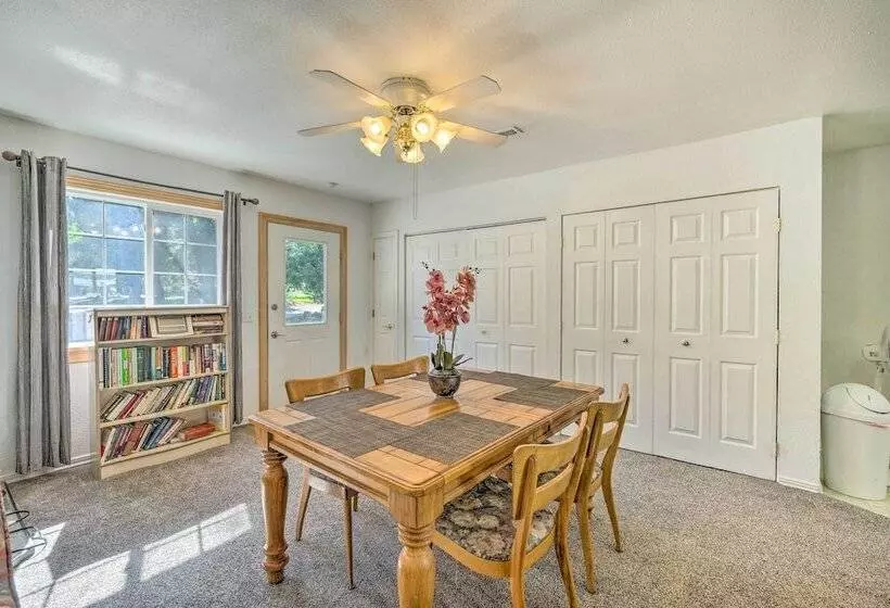 Caldwell Country Home On Quiet Acreage