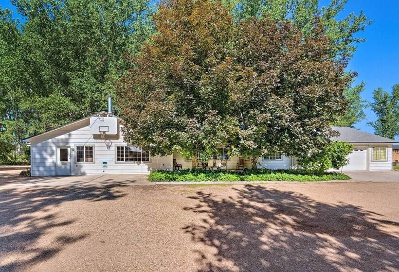 Caldwell Country Home On Quiet Acreage