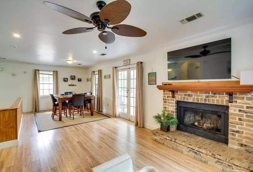 Charming Bay St Louis Cottage   4 Mi To Casino!